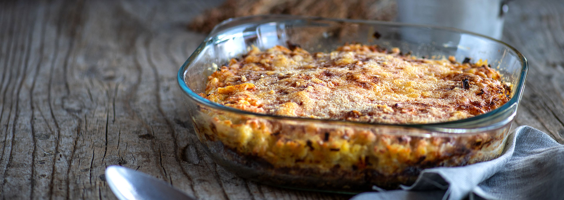 Hirsegratin mit Schafskäse